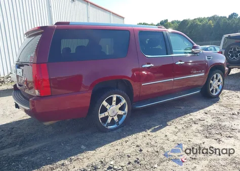 2010 Cadillac Escalade Esv Luxury z USA, uszkodzony, nr VIN 1GYUKHEF3AR224524